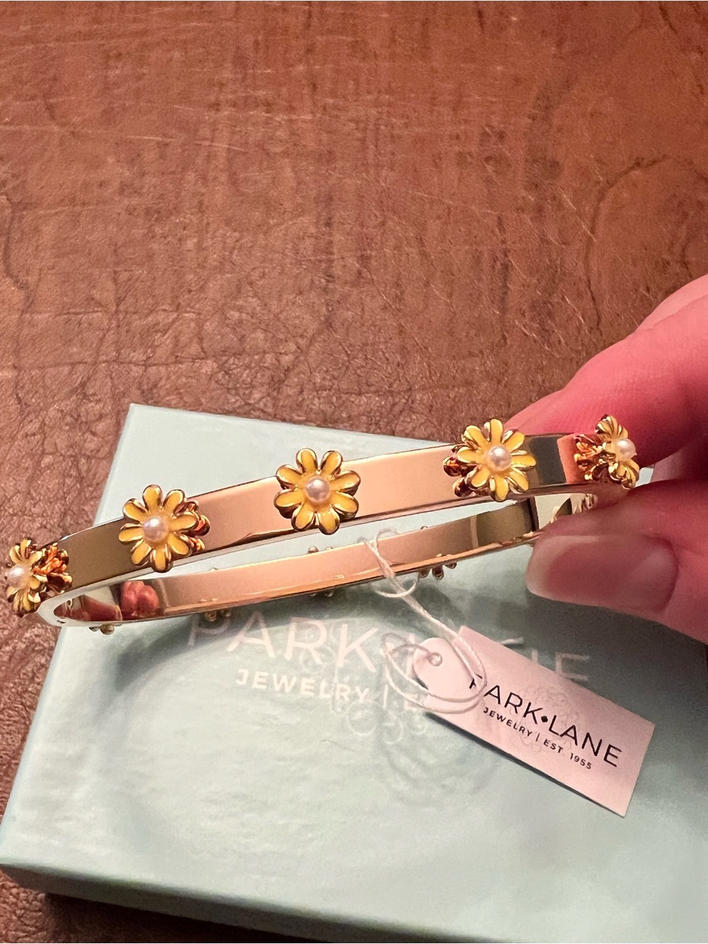 FREESIA Gold-Tone Yellow Daisy Bangle Bracelet | Hinged Closure | NEW - Picture 3 of 6